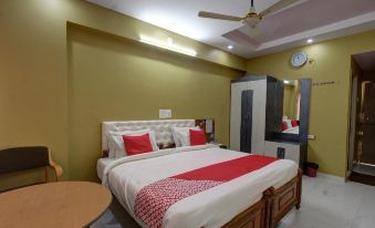 OYO 40512 Hotel Priya Smart