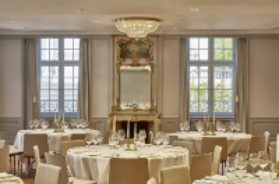 라 코우로네 오텔 레스토랑