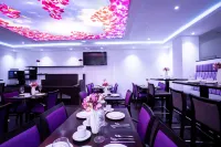 Hotel Cataleya BV Hotels near Foot Locker