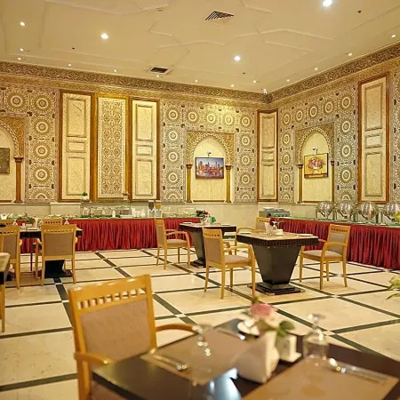 Crown Palace Hotel
