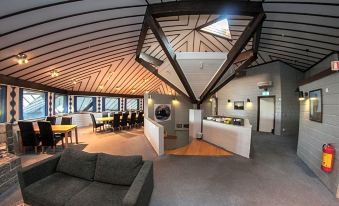 Båtsfjord Polar Hotell - Housity