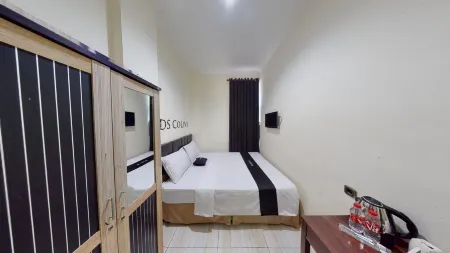 DS CoLive Peterongan Отели рядом с достопримечательностью «Лима»