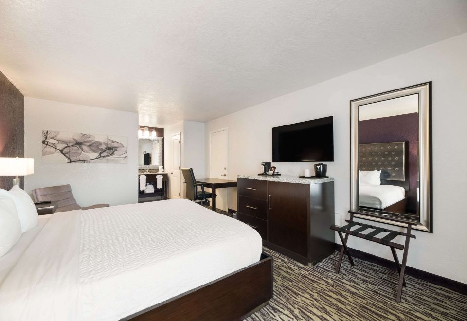 클라리온 인 & 스위트 아크로스 프롬 유니버셜 올랜도 리조트 이미지