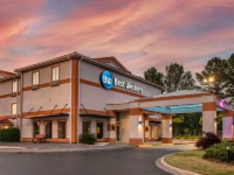 Best Western Plus Carlton Suites Hotels in Homewood