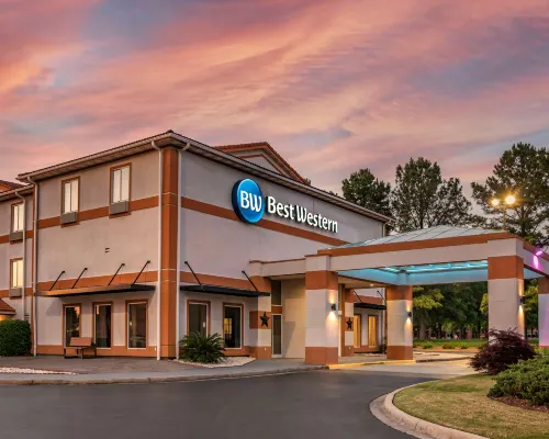 Best Western Plus Carlton Suites Hotels in Homewood