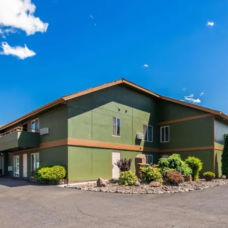 RiverTree Inn