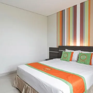 Pose in Solo by Wstay