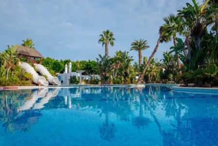 Alannia Guardamar Отели рядом с достопримечательностью «Platja Centre»