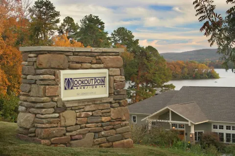 Lookout Point Lakeside Inn