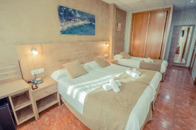 Hotel Solymar Hotels near Restaurante El Pavo Real