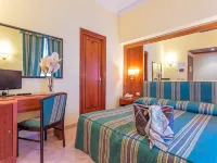 Raeli Hotel Lux Hoteles cerca de Grandes Almacenes La Rinascente