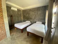 Lan Long Khao Cafe & Resort Hotels in San Pa Tong