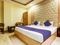 Hotel the Diamond 2 Min from Zirakpur Bus Stand فنادق في بانتشكولا