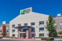Holiday Inn Express & Suites ELK GROVE WEST I-5 by IHG - Parking