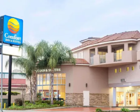 Comfort Inn & Suites Near Universal - N Hollywood - Burbank Hotels near NoHo Arts District