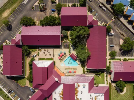 Y O Ranch Hotel and Conference Center