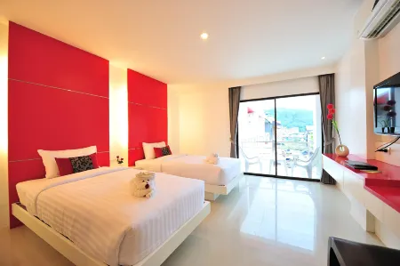 Alfresco Phuket Hotel