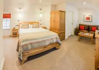 Gwesty'r Emlyn Hotel Hotels in Newcastle Emlyn