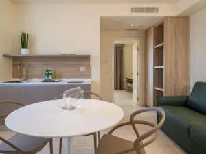 Palace Lido Hotel & Suites