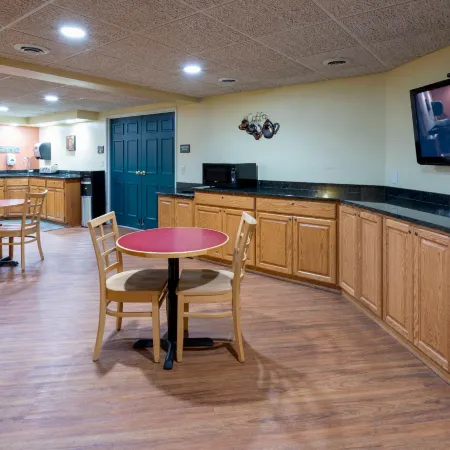 Paynesville Inn & Suites