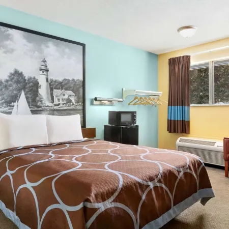 Super 8 by Wyndham Findlay