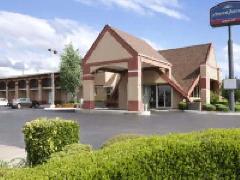 Howard Johnson by Wyndham Oklahoma City Airport/ Fairgrounds Hotels near OKC Fair Park