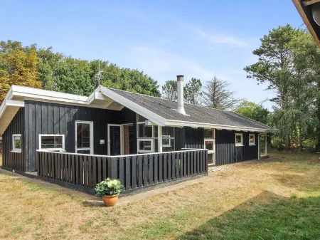 "Nakke" - 1.3km from the Sea Отели в г. Lonstrup