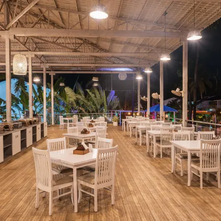 Foxoso la Beach Resort, Morjim
