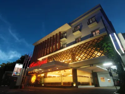 Hotel Arjuna Yogyakarta Отели рядом с достопримечательностью «Yogyakarta Monument»