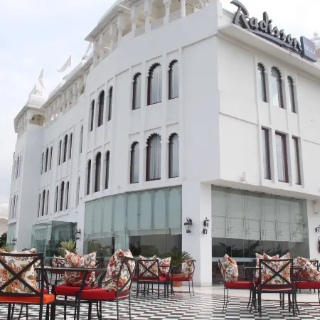 Radisson Blu Udaipur Palace Resort & Spa