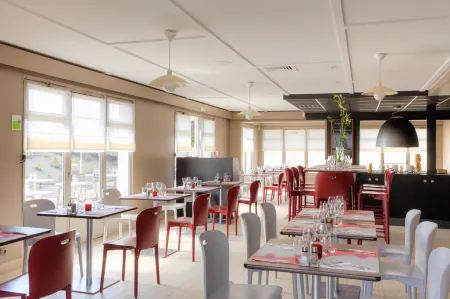 Campanile Poitiers Sud - AÉROPORT Отели рядом со станцией POITIERS RAILWAY STATION