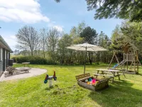 "Till" - 1.6km from the Sea Hotels in Farevejle