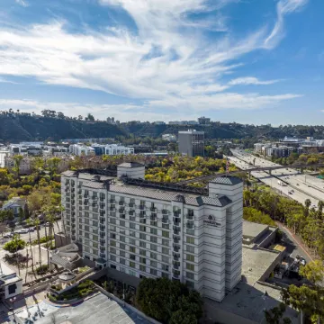 DoubleTree by Hilton San Diego-Mission Valley Отели рядом с достопримечательностью «Стадион SDCCU»