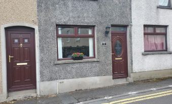 Beautiful 2-Bed House in Larne with Free Parking