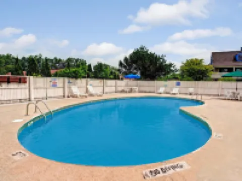 Travelodge by Wyndham Canton/Livonia Area, MI Hotels in Canton