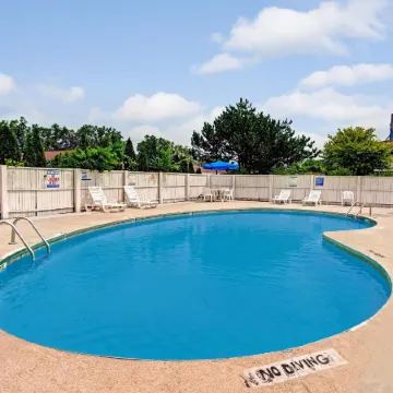 Travelodge by Wyndham Canton/Livonia Area, MI