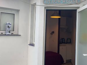 Gobeach Small Studio 8sq Completely Independent