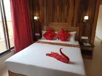 Royal Riviera Hotel & Resort