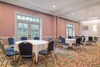 Hampton Inn & Suites Stamford - breakfast