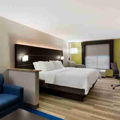 Holiday Inn Express & Suites Newton Sparta Rooms