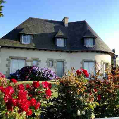 Les Rimains Hotel Exterior
