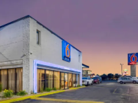 Motel 6 Villa Park, IL - Chicago West Hotels in DuPage County