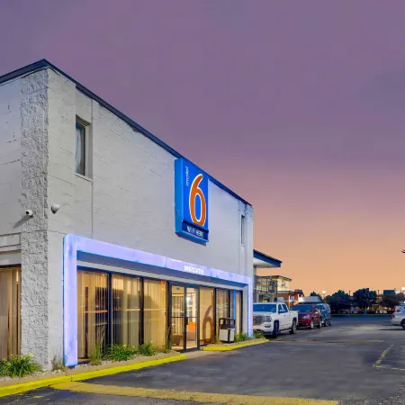 Motel 6 Villa Park, IL - Chicago West