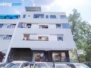 Roomshala 112 Hotel Blissbourn - Lajpat Nagar