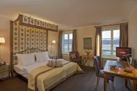 Boutique Hotel Sonne Küsnacht - Zurich فنادق في Adliswil