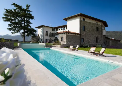 Podere Castel Merlo Resort Hôtels à : Paratico