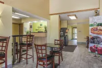 Quality Inn & Suites Hotels in Harmar Township