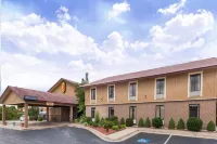Super 8 by Wyndham Harrison AR Hotels in Harrison