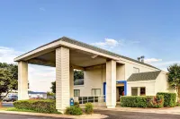 デイズ イン バイ ウィンダム ウェーコ ユニバーシティ エリア Rogers School of Engineering and Computer Science周辺のホテル