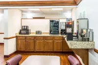 Econo Lodge Shelbyville - breakfast
